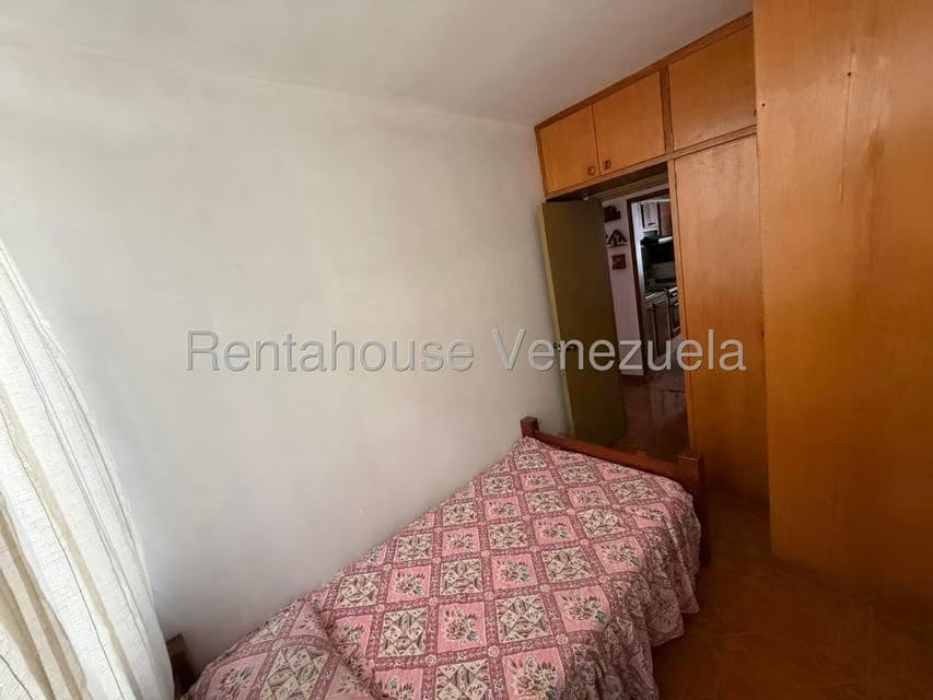 Apartamento (1 Nivel) en Alquiler en Los Palos Grandes, Distrito Metropolitano - 11