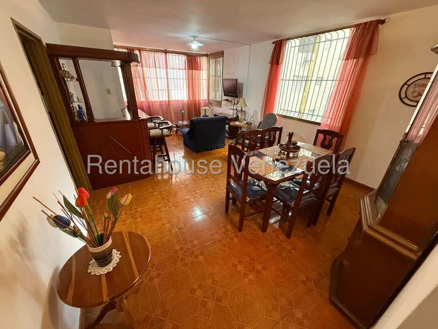 Apartamento (1 Nivel) en Alquiler en Los Palos Grandes, Distrito Metropolitano - 6