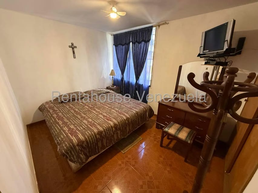 Apartamento (1 Nivel) en Alquiler en Los Palos Grandes, Distrito Metropolitano - 8