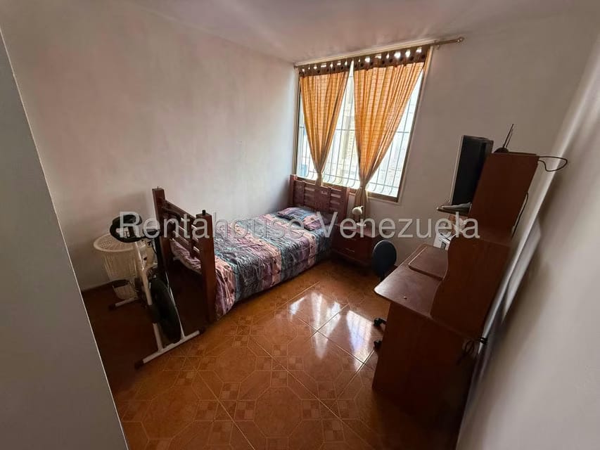 Apartamento (1 Nivel) en Alquiler en Los Palos Grandes, Distrito Metropolitano - 9