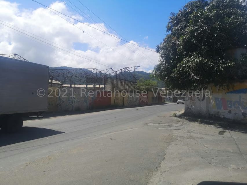 Terreno (Comercial) en Venta en El Marques, Miranda - 5