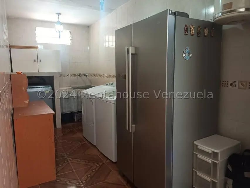 Casa (Multipes Niveles) en Venta en La Rosaleda, Miranda - 12
