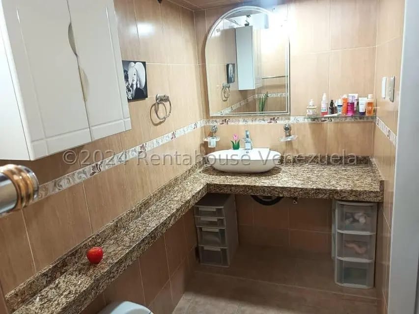 Casa (Multipes Niveles) en Venta en La Rosaleda, Miranda - 18