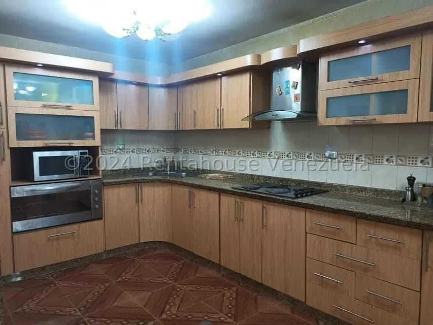 Casa (Multipes Niveles) en Venta en La Rosaleda, Miranda - 8