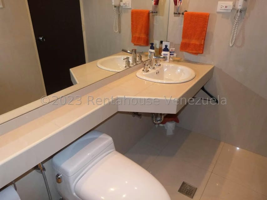 Comercial (Oficina) en Alquiler en Chacao, Distrito Metropolitano - 10