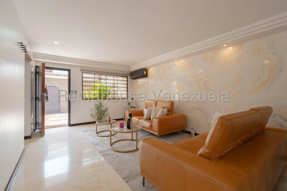 Casa (Multipes Niveles) en Venta en Lomas de La Trinidad, Distrito Metropolitano - 3