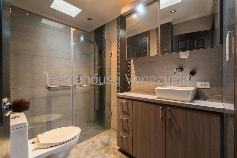 Casa (Multipes Niveles) en Venta en Lomas de La Trinidad, Distrito Metropolitano - 24