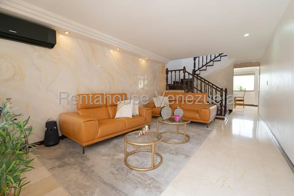 Casa (Multipes Niveles) en Venta en Lomas de La Trinidad, Distrito Metropolitano - 4