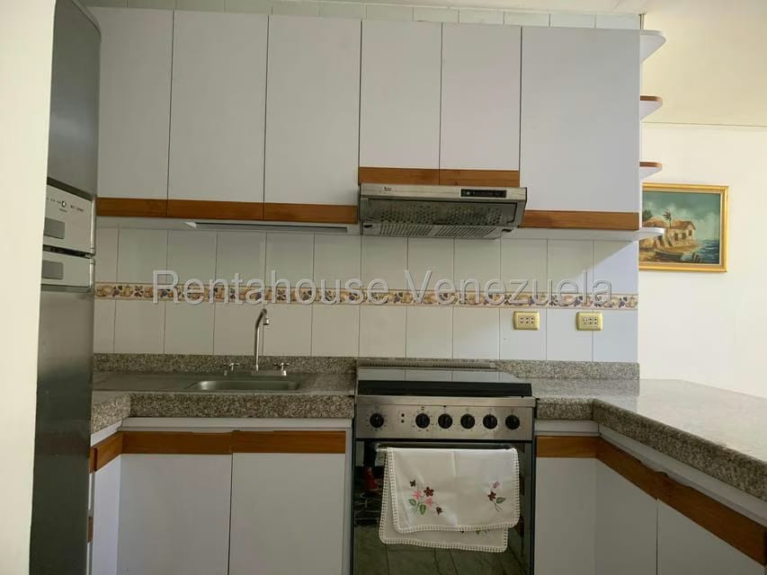Apartamento (1 Nivel) en Alquiler en Los Palos Grandes, Distrito Metropolitano - 4