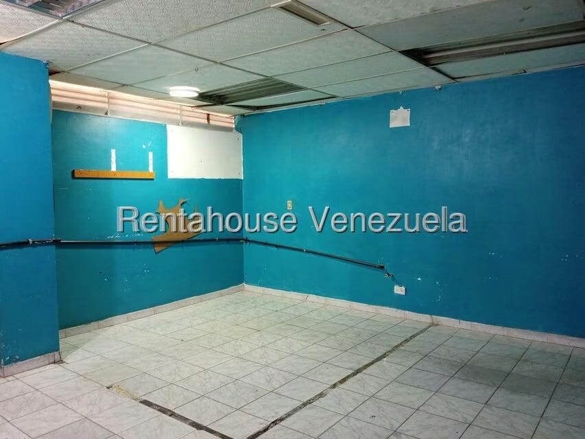 Comercial (Local Comercial) en Alquiler en El Paraiso, Distrito Metropolitano - 2