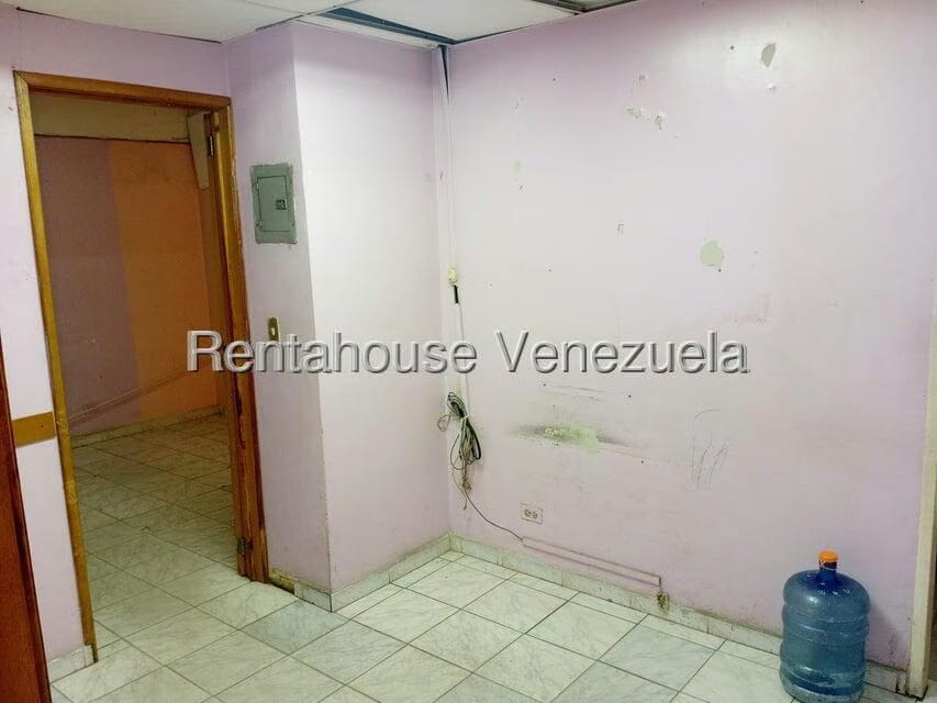 Comercial (Local Comercial) en Alquiler en El Paraiso, Distrito Metropolitano - 11