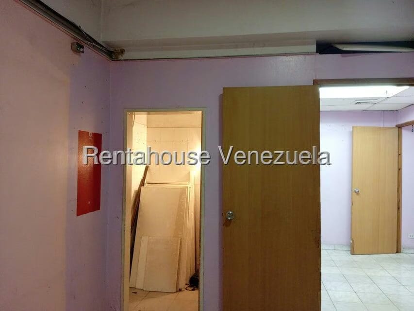Comercial (Local Comercial) en Alquiler en El Paraiso, Distrito Metropolitano - 8