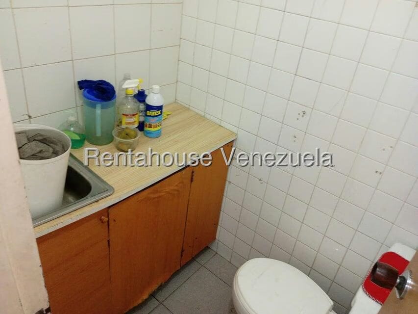Comercial (Local Comercial) en Alquiler en El Paraiso, Distrito Metropolitano - 10