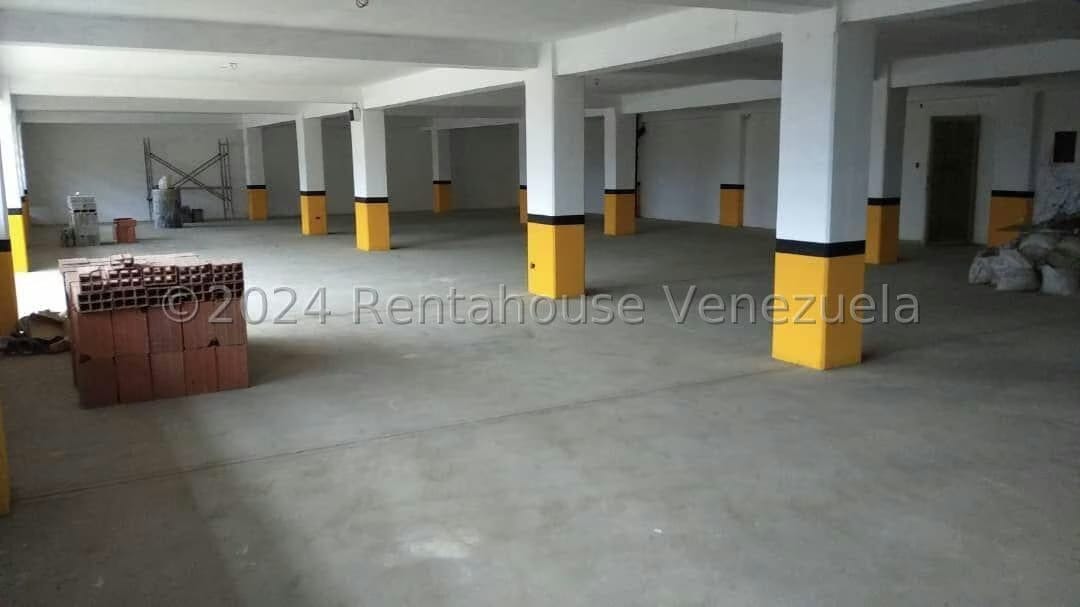 Comercial (Estacionamiento) en Venta en El Marques, Distrito Metropolitano - 2
