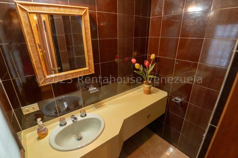Casa (Multipes Niveles) en Venta en La Lagunita Country Club, Distrito Metropolitano - 24