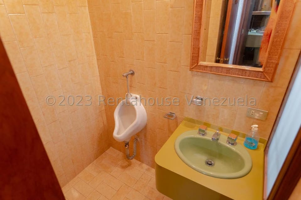 Casa (Multipes Niveles) en Venta en La Lagunita Country Club, Distrito Metropolitano - 25