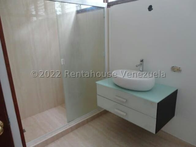 Casa (Multipes Niveles) en Venta en Oripoto, Distrito Metropolitano - 17