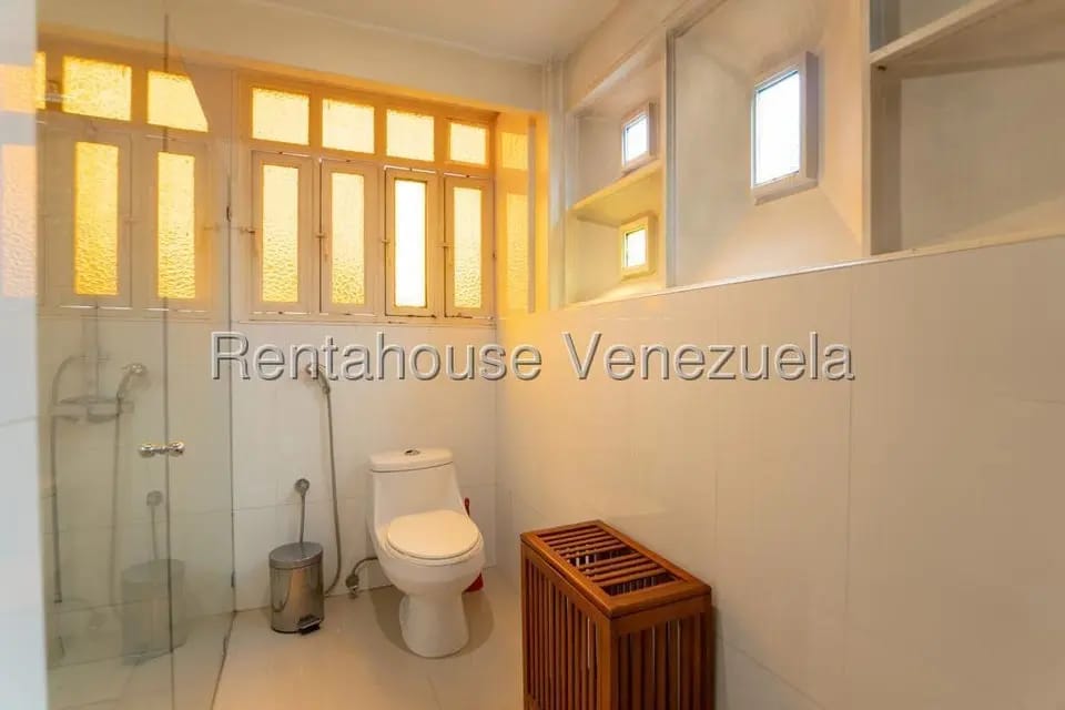 Casa (1 Nivel) en Venta en Colinas del Tamanaco, Distrito Metropolitano - 36