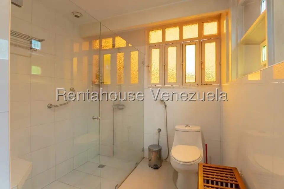 Casa (1 Nivel) en Venta en Colinas del Tamanaco, Distrito Metropolitano - 37