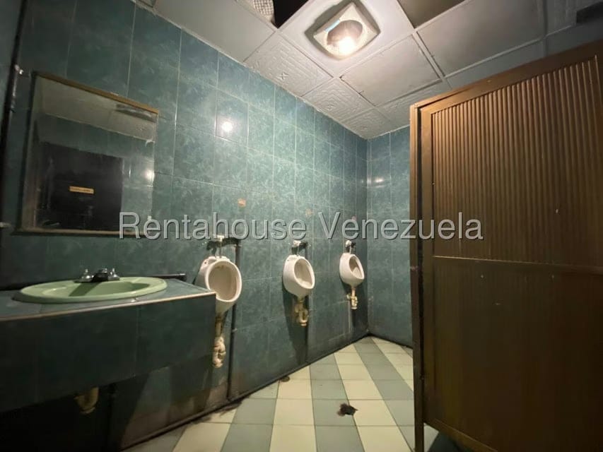Comercial (Local Comercial) en Alquiler en Centro, Lara - 23