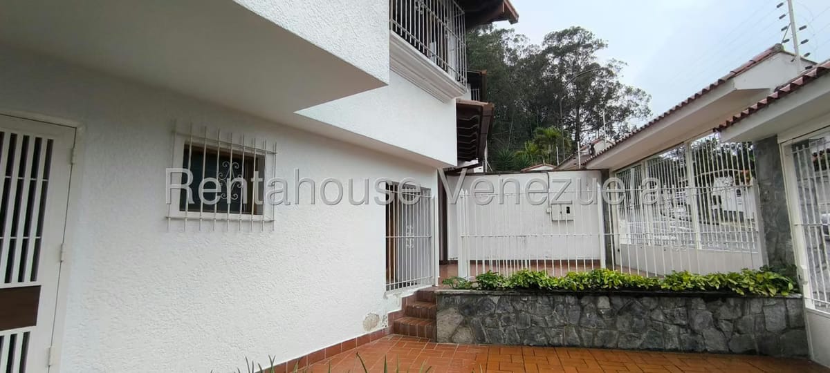 Casa (Duplex) en Venta en Los Naranjos del Cafetal, Distrito Metropolitano - 2