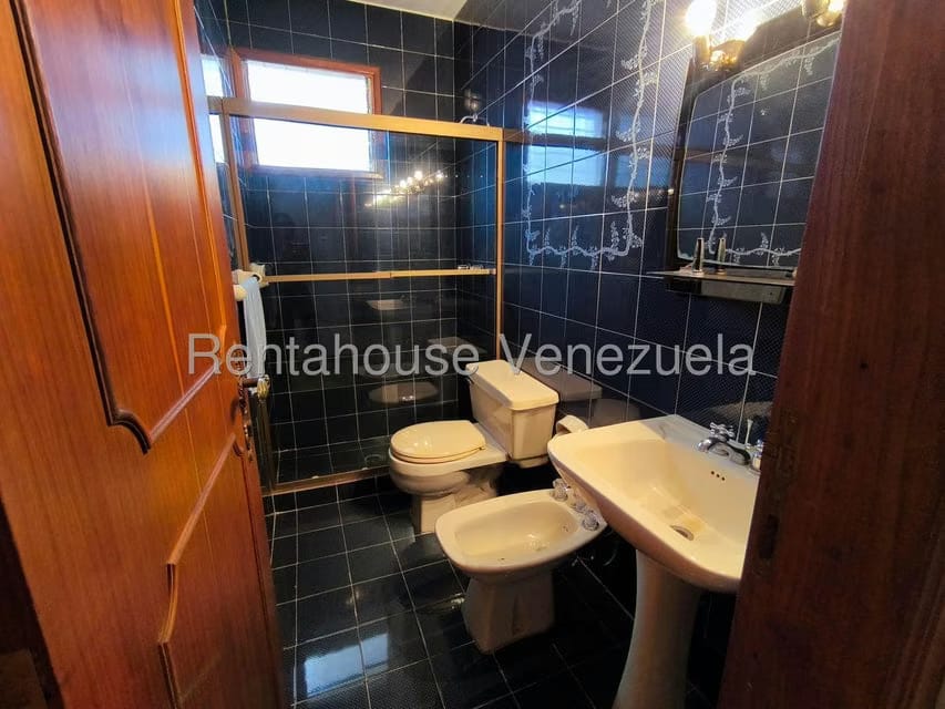 Casa (Duplex) en Venta en Los Naranjos del Cafetal, Distrito Metropolitano - 16