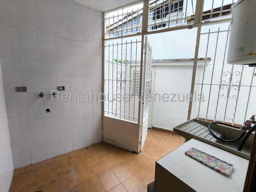 Casa (Duplex) en Venta en Los Naranjos del Cafetal, Distrito Metropolitano - 23