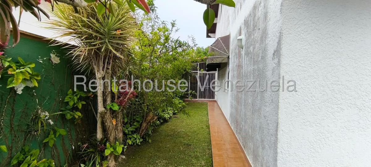 Casa (Duplex) en Venta en Los Naranjos del Cafetal, Distrito Metropolitano - 4