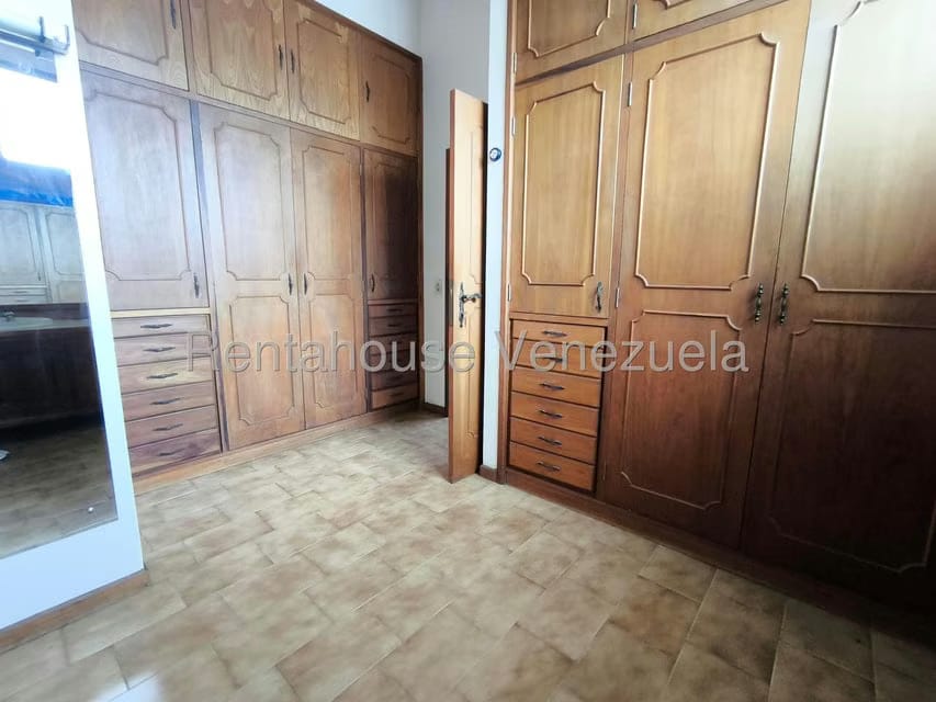 Casa (Duplex) en Venta en Los Naranjos del Cafetal, Distrito Metropolitano - 32