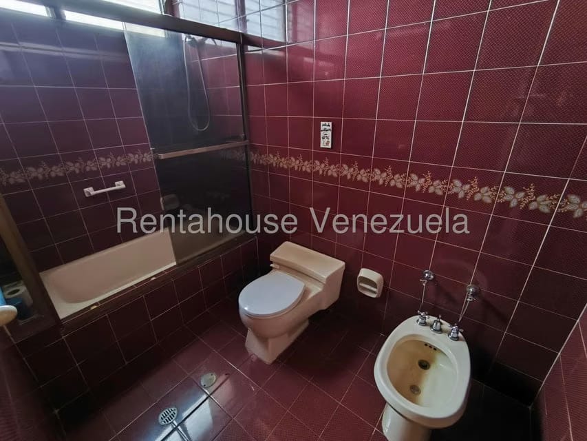 Casa (Duplex) en Venta en Los Naranjos del Cafetal, Distrito Metropolitano - 33