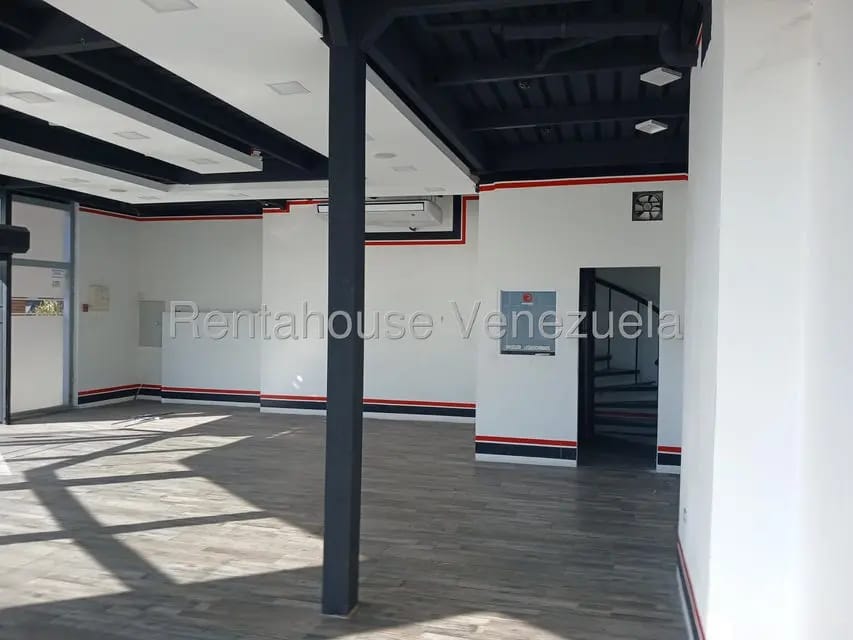 Comercial (Local Comercial) en Alquiler en Los Dos Caminos, Distrito Metropolitano - 15