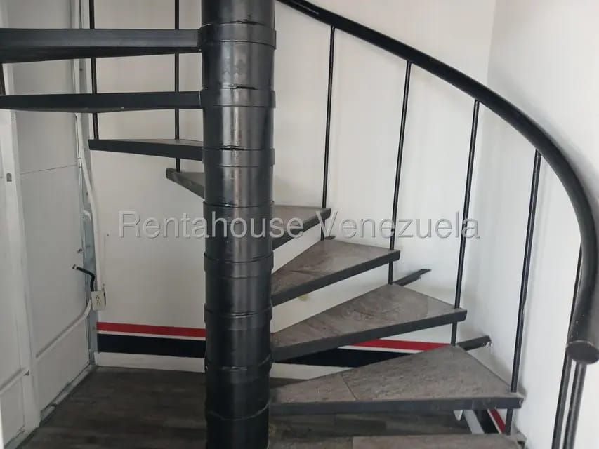 Comercial (Local Comercial) en Alquiler en Los Dos Caminos, Distrito Metropolitano - 20
