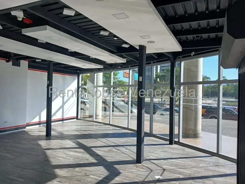 Comercial (Local Comercial) en Alquiler en Los Dos Caminos, Distrito Metropolitano - 7
