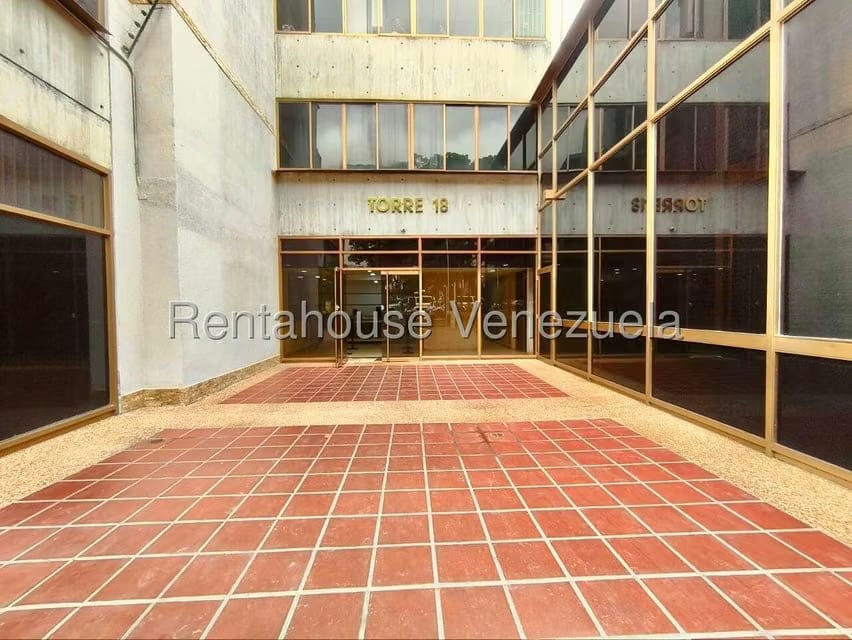 Comercial (Local Comercial) en Alquiler en La Campiña, Distrito Metropolitano - 2