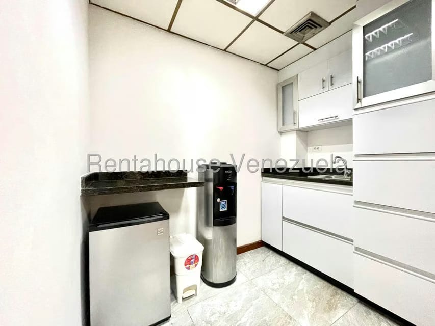 Comercial (Local Comercial) en Alquiler en La Campiña, Distrito Metropolitano - 13