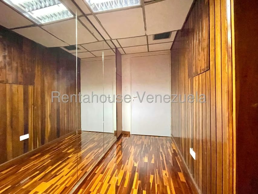 Comercial (Local Comercial) en Alquiler en La Campiña, Distrito Metropolitano - 5