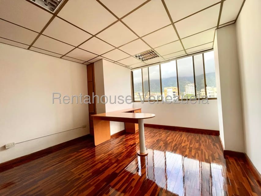 Comercial (Local Comercial) en Alquiler en La Campiña, Distrito Metropolitano - 7