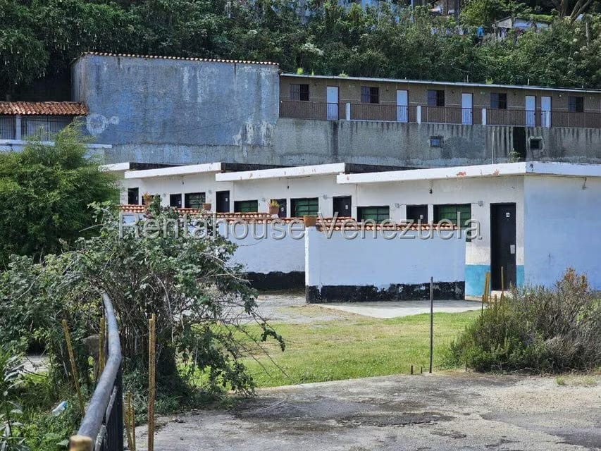 Comercial (Local Comercial) en Venta en El Junquito, Distrito Metropolitano - 23