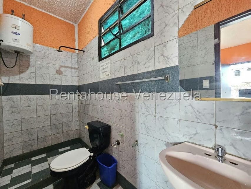 Comercial (Local Comercial) en Venta en El Junquito, Distrito Metropolitano - 28