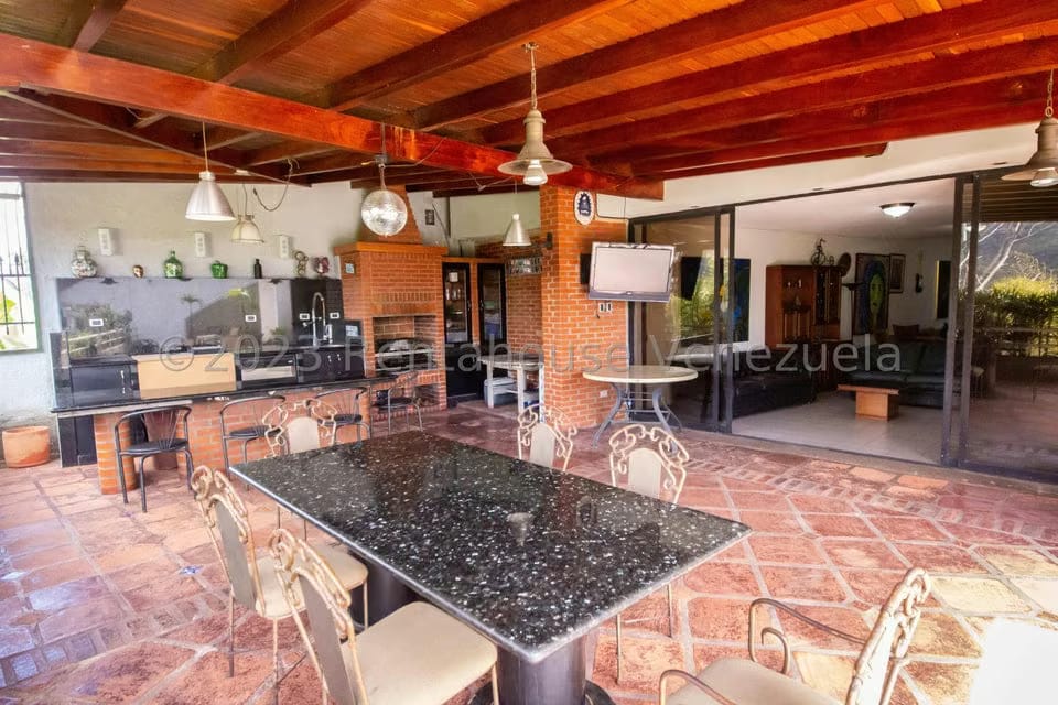 Casa (Multipes Niveles) en Venta en Los Naranjos del Cafetal, Distrito Metropolitano - 23