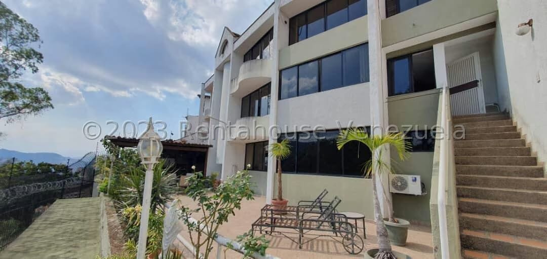 Casa (Multipes Niveles) en Venta en Los Naranjos del Cafetal, Distrito Metropolitano - 25