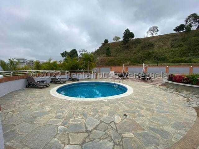 Apartamento (Duplex) en Venta en Solar del Hatillo, Distrito Metropolitano - 34