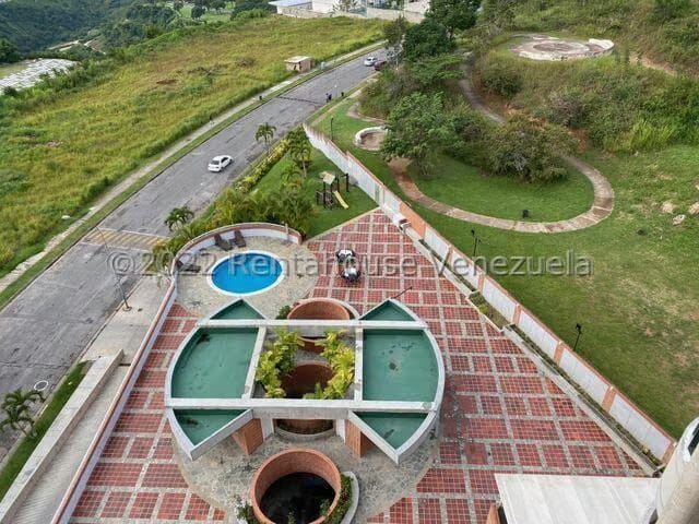 Apartamento (Duplex) en Venta en Solar del Hatillo, Distrito Metropolitano - 42