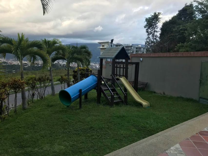 Apartamento (Duplex) en Venta en Solar del Hatillo, Distrito Metropolitano - 43