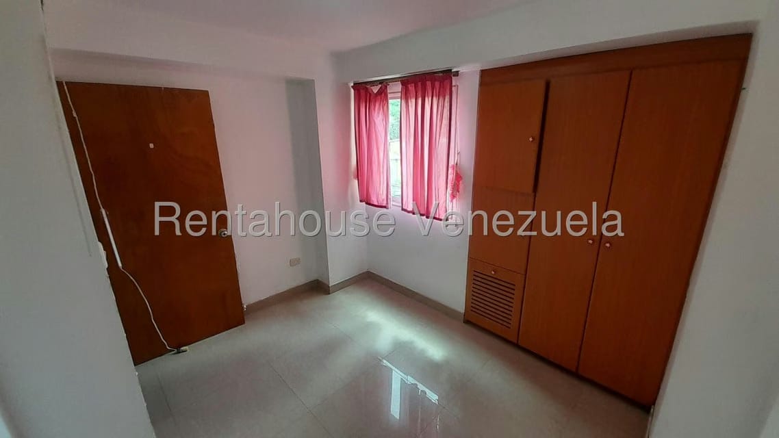 Apartamento (1 Nivel) en Alquiler en Miravila, Distrito Metropolitano - 11