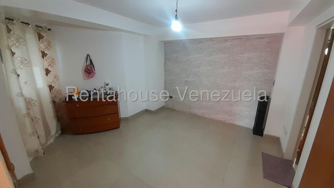 Apartamento (1 Nivel) en Alquiler en Miravila, Distrito Metropolitano - 13