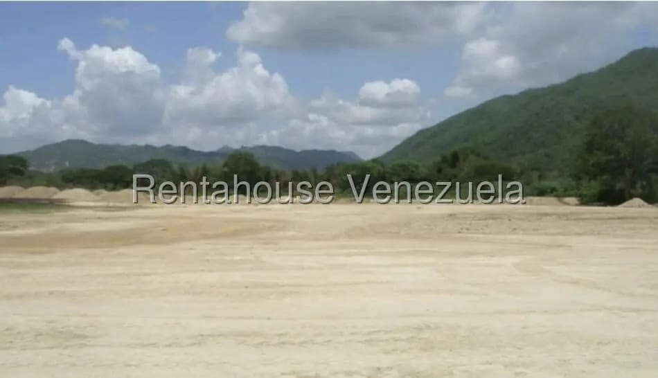 Terreno (Residencial) en Venta en Vega Arriba, Miranda - 2