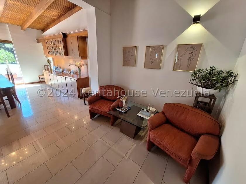 Apartamento (1 Nivel) en Venta en Cumbres de Curumo, Distrito Metropolitano - 2