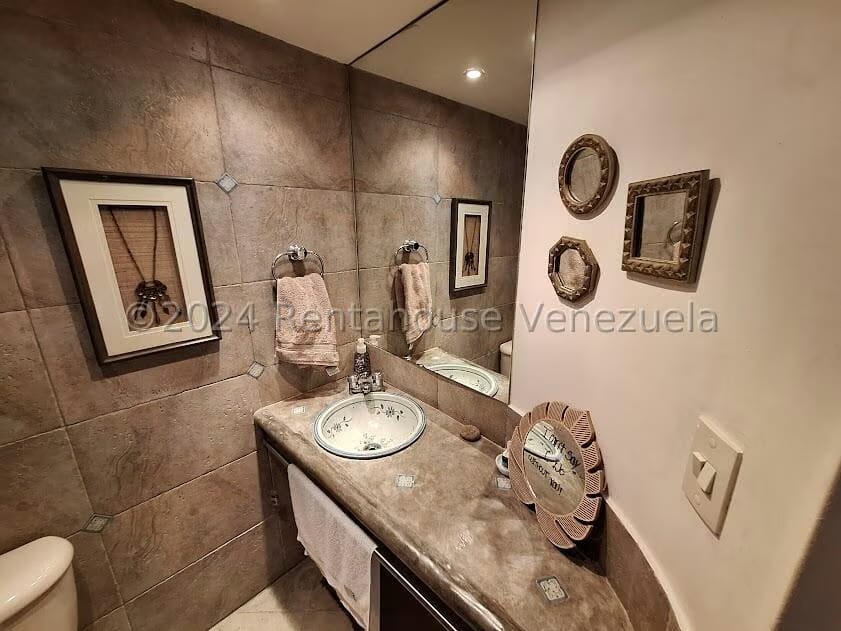 Apartamento (1 Nivel) en Venta en Cumbres de Curumo, Distrito Metropolitano - 23