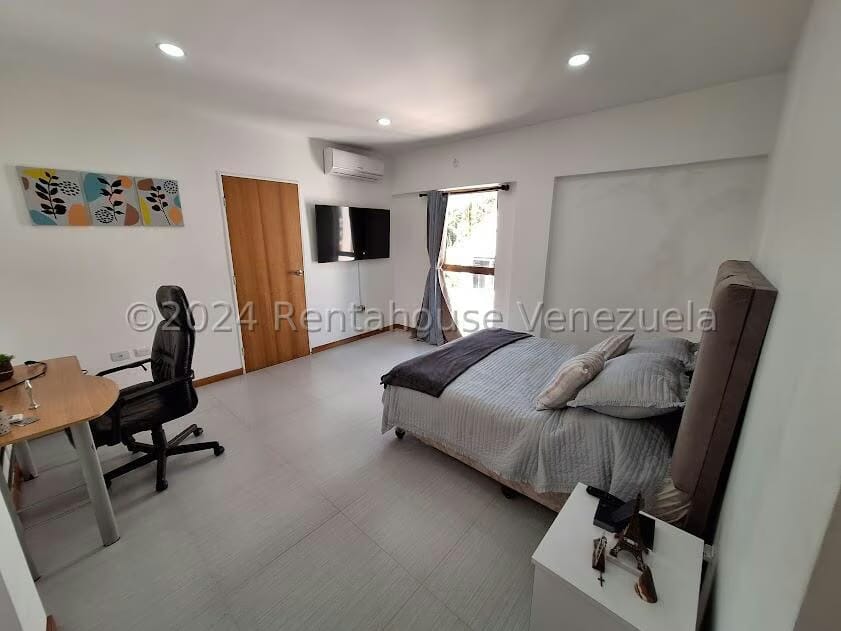 Apartamento (1 Nivel) en Venta en Cumbres de Curumo, Distrito Metropolitano - 25